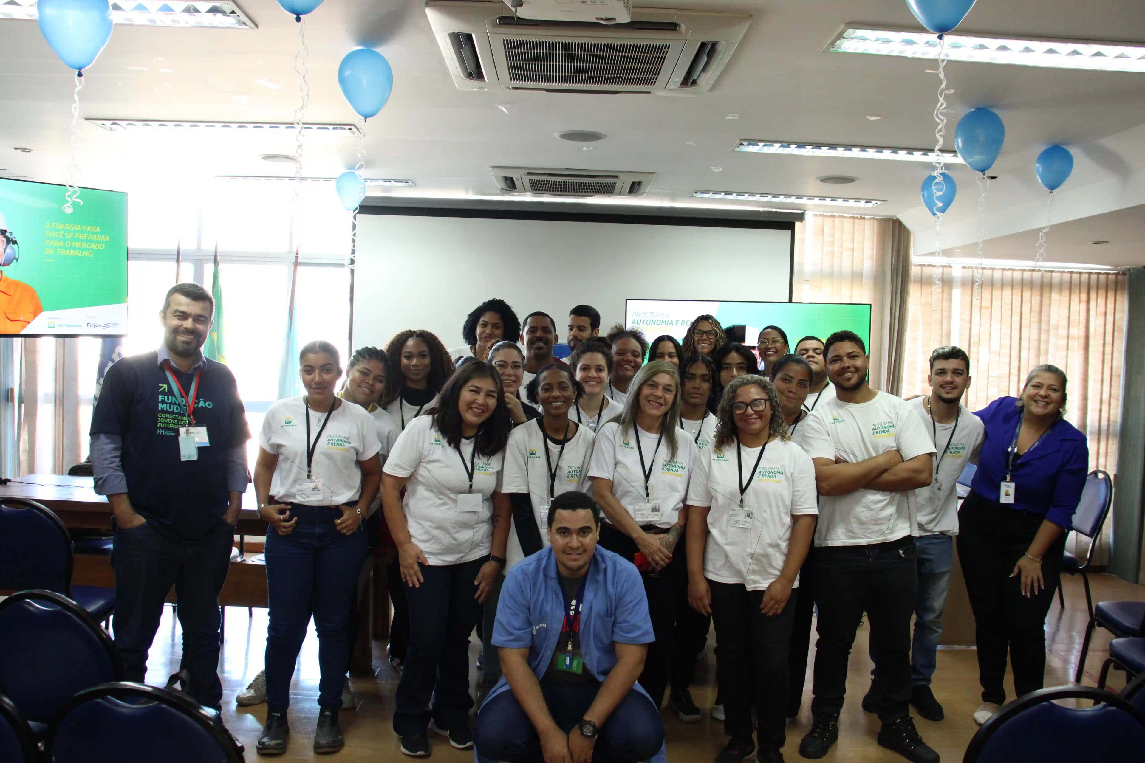 Imagem de participantes do programa Autonomia e Renda Petrobras da Firjan.
